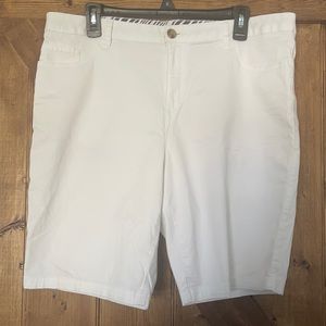 White Capri pants